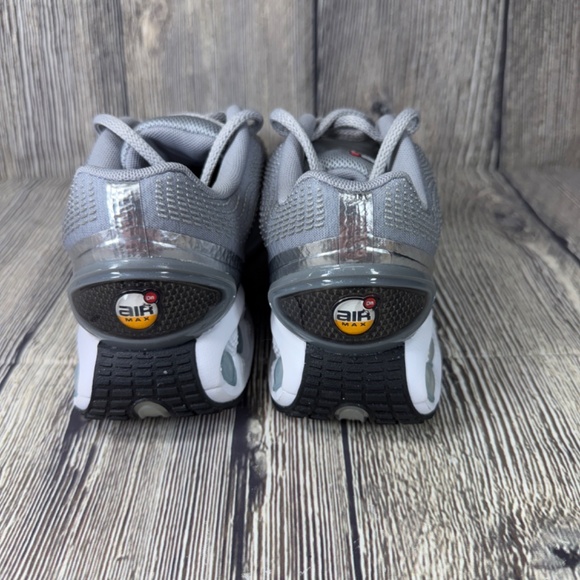 Nike Air Max Dn PRM Metallic Silver/Black/White Womens size 7 HJ9638-001 - Picture 3 of 9